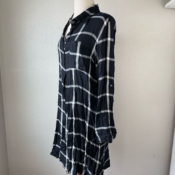 Passports Extra Long Half Button Down Black and White Flannel Top Size M EUC - Picture 4 of 9
